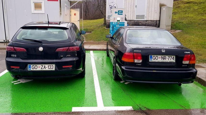 Parkiranje zaposlenih na hitri polnilni postaji BS Šempas