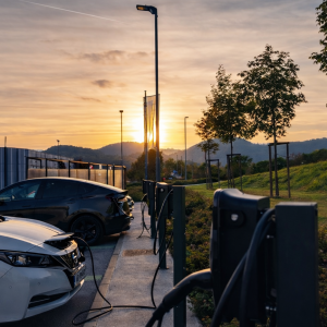 Polnjenje v blokih ne sme ostati slepa pega e-mobilnosti