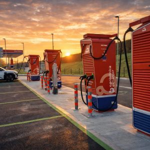 Javna polnilna infrastruktura v Sloveniji: rast je očitna, odločilna pa postaja uporabniška izkušnja