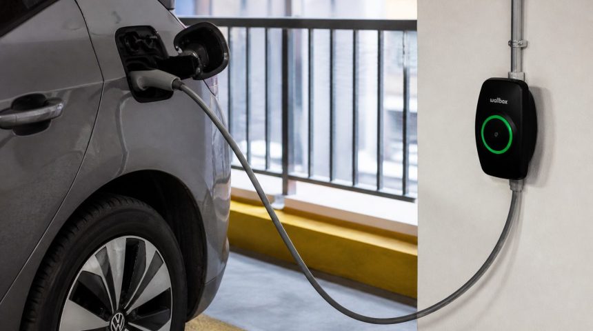 Energetski zakon: Vsaka »nova rešitev« lahko dodatno oteži dostop do polnilnic v večstanovanjskih stavbah