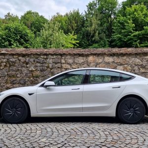 Tesla Model 3: kralj prodaje v Sloveniji 06/2026 Tesla Model 3: kralj prodaje v Sloveniji 06/2026