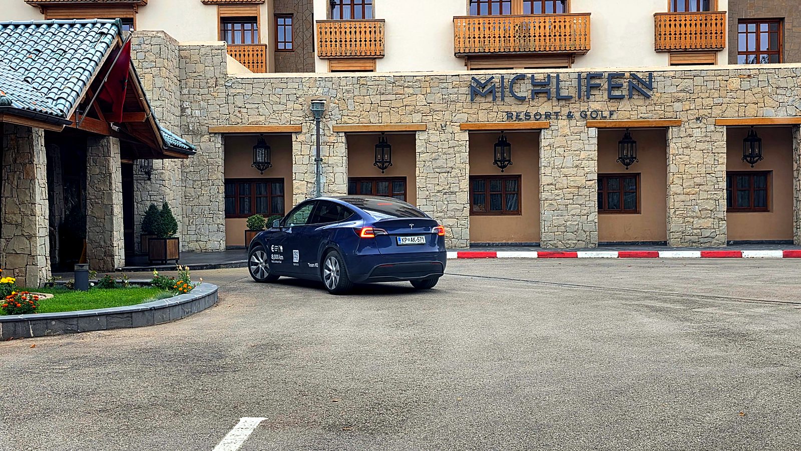 Team #03 pred hotelom Michlifen v Ifranu